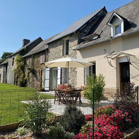 Entire Farm House Stay, La Gerouardiere Barenton Eksteriør billede
